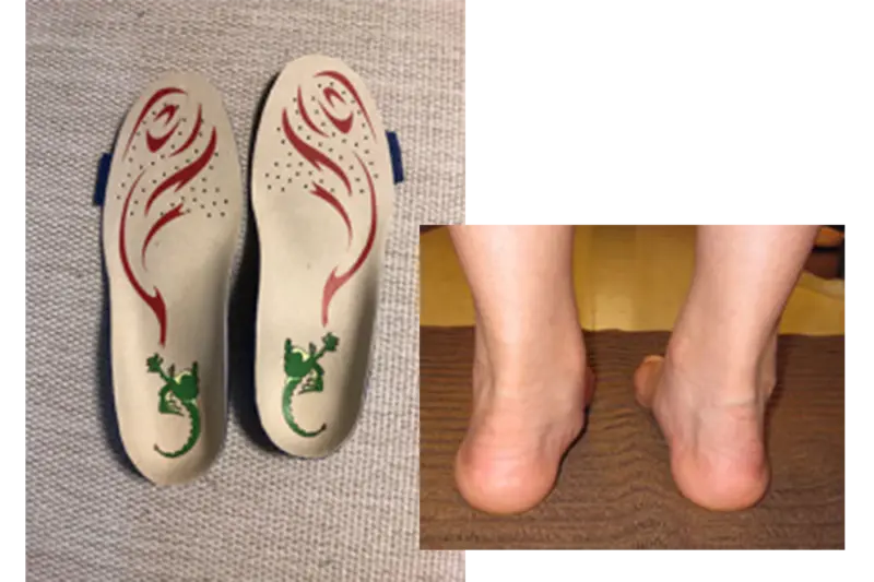 ファーストシューズを選ぶ子どもの足のイメージ